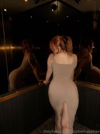 ta / tabbbethaaafree nude photo #17