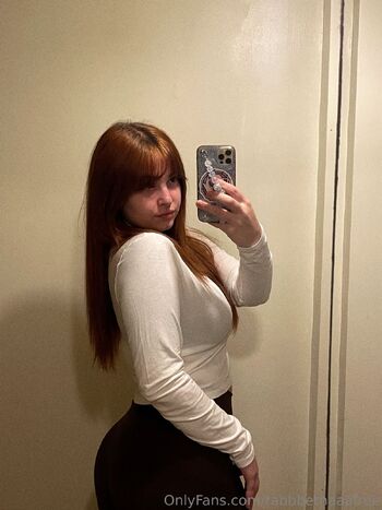 ta / tabbbethaaafree nude photo #36