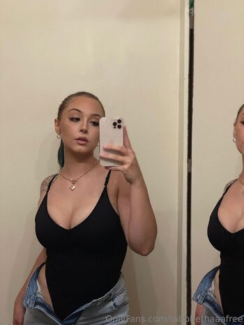 ta / tabbbethaaafree nude photo #39