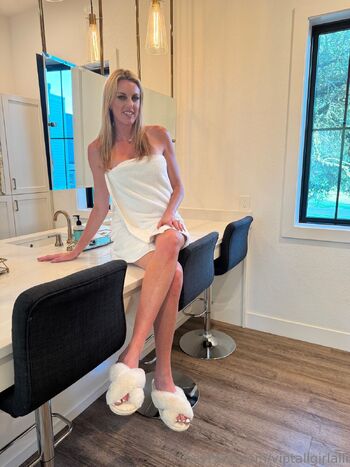 Alli Skye / tallgirlalli / tallgirlalli10 nude photo #8