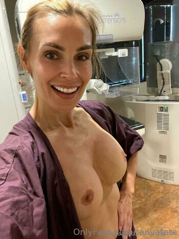 Tanya Tat / tanyatate nude photo #3