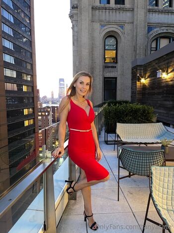 Tanya Tat / tanyatate nude photo #9