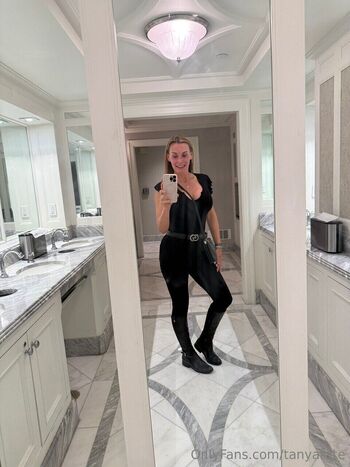 Tanya Tat / tanyatate nude photo #17