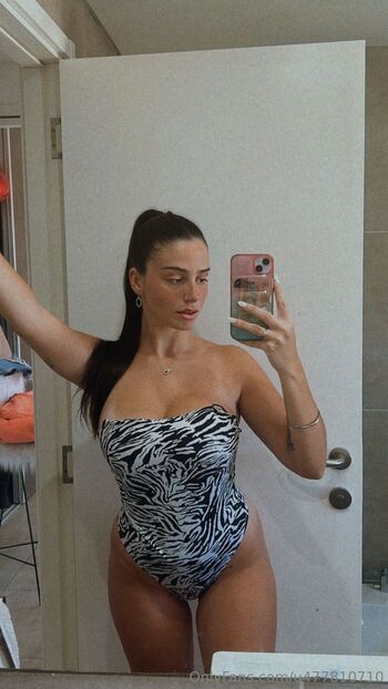 Carl / taprofcarla nude photo #13