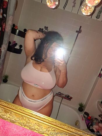 Tara Chamble / tarachambler nude photo #14