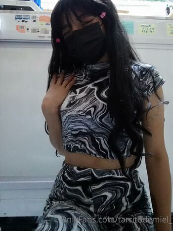 Hone / tarritodemiel_ nude photo #8