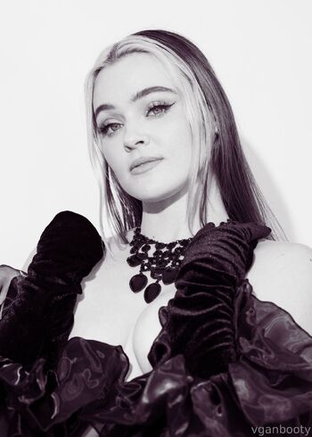 Tash Peterso / tashpeterson nude photo #21