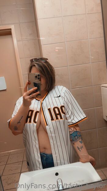 Taylor Davidso / tasty_taylor nude photo #35