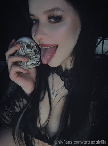 Li / tattedgirllia nude photo #16