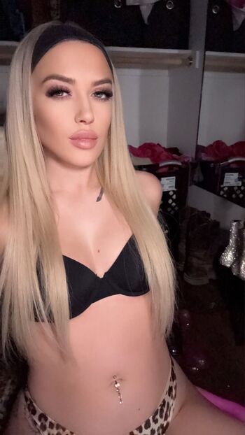 tatum / tatumsloan nude photo #9