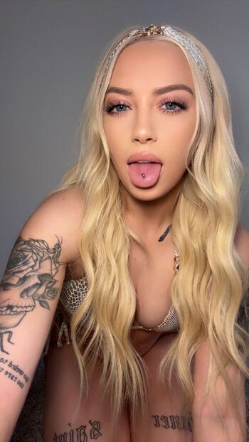 tatum / tatumsloan nude photo #22