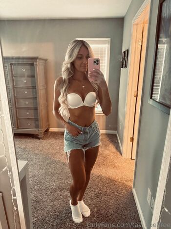 Tay / tay_noelfree / taynoel / taynoell nude photo #6