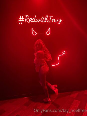 Tay / tay_noelfree / taynoel / taynoell nude photo #32