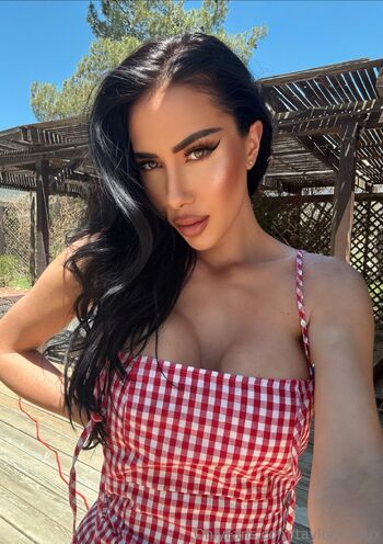 Taylor Jevau / taylorjevaux nude photo #19