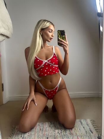 Taylor / taylormaythompson nude photo #12