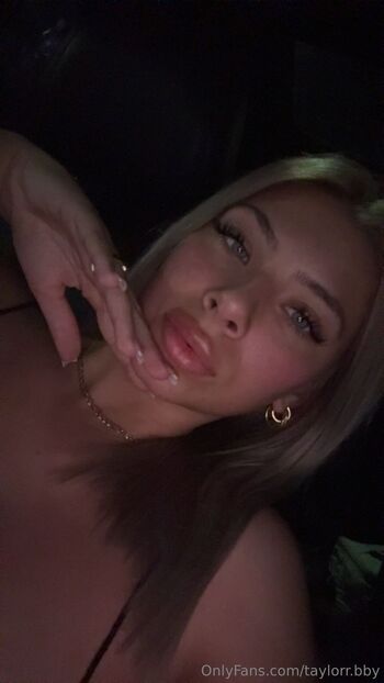 Tay / taylorr.bby nude photo #14