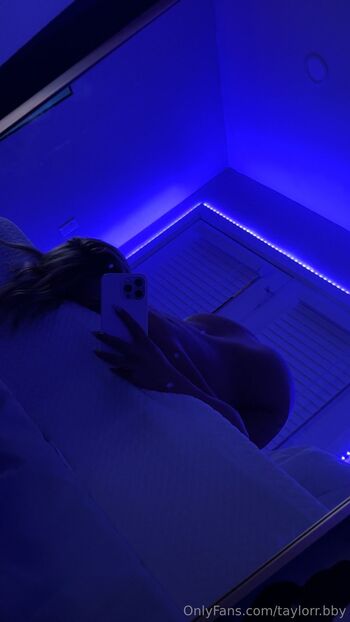 Tay / taylorr.bby nude photo #15