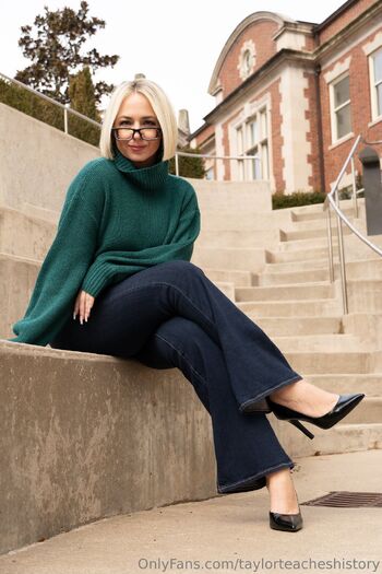 Taylor Teaches Histor / taylorteacheshistory nude photo #30