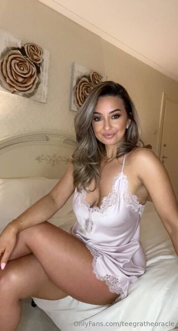 Tee / teegratheoracle nude photo #8