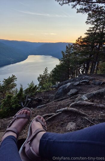 Ten Tiny Toe / ten-tiny-toes nude photo #5