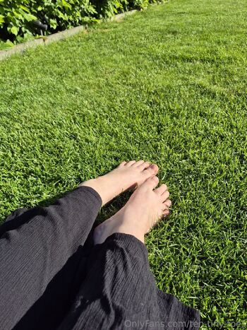 Ten Tiny Toe / ten-tiny-toes nude photo #13