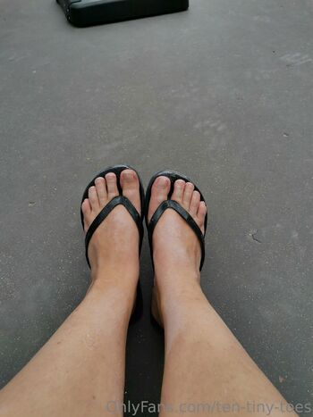 Ten Tiny Toe / ten-tiny-toes nude photo #17