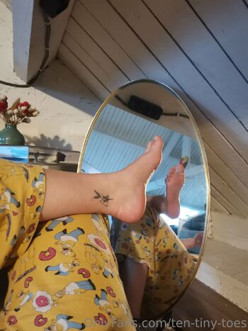 Ten Tiny Toe / ten-tiny-toes nude photo #24