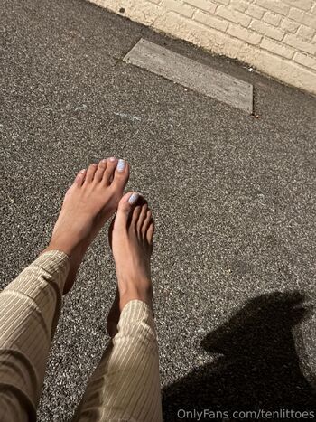 TenLi / tenlittoes / tenlittxx nude photo #6