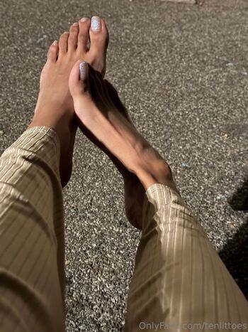 TenLi / tenlittoes / tenlittxx nude photo #7