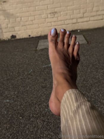 TenLi / tenlittoes / tenlittxx nude photo #9