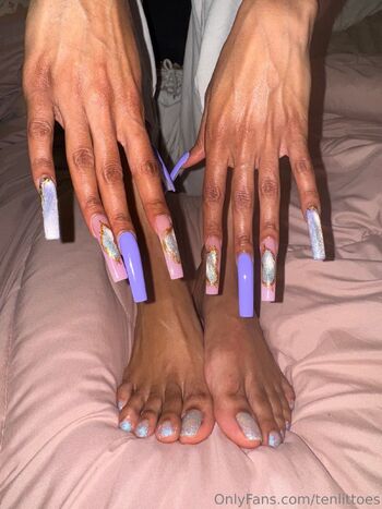 TenLi / tenlittoes / tenlittxx nude photo #16