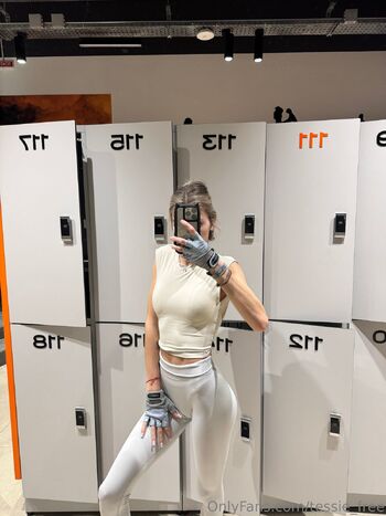 Tessie / tessie_free nude photo #1