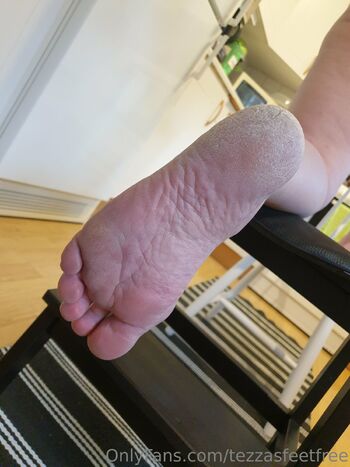 TezzaFeetGoddess Fre / tezzasfeetfree nude photo #33