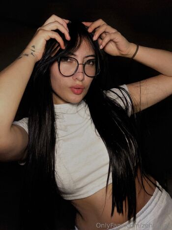 Thaly / tha_ly nude photo #4