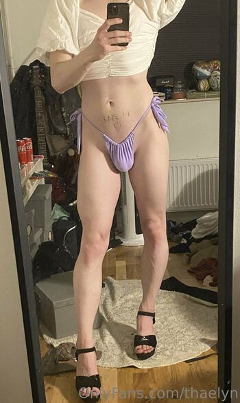 Thaely / thaelyn nude photo #1