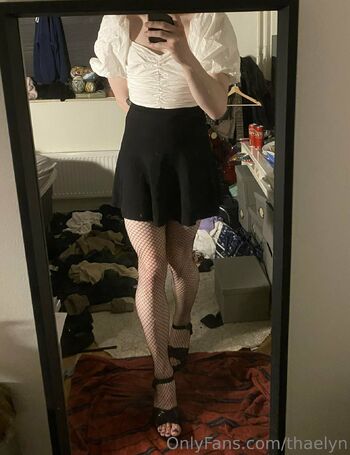 Thaely / thaelyn nude photo #2