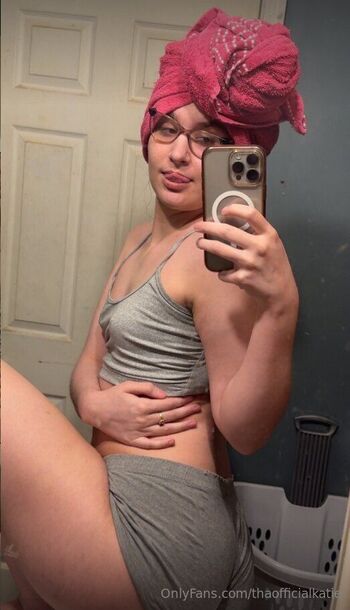 Kati / thaofficialkatie / heluvz_katy / thaofficialkaty nude photo #13