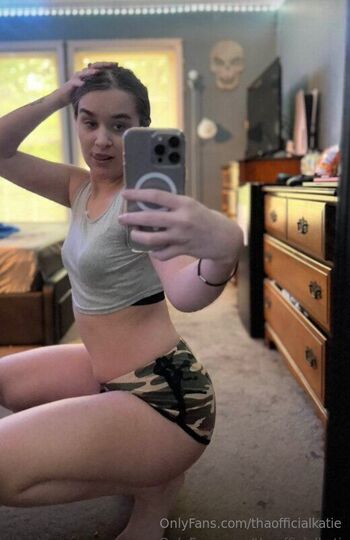 Kati / thaofficialkatie / heluvz_katy / thaofficialkaty nude photo #15