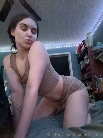 Kati / thaofficialkatie / heluvz_katy / thaofficialkaty nude photo #19