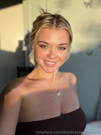 Brittany / thaslinkytwinkyshow nude photo #8