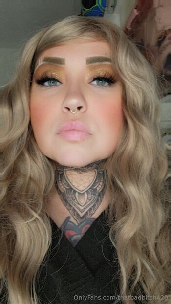 Spoiled Mam / thatbadbitch420 nude photo #3