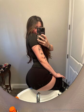 Grace / thatbrunettexxx nude photo #16