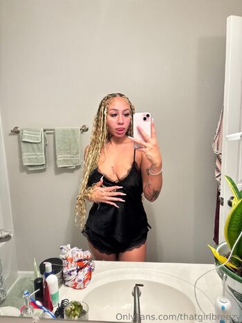 Creamyybreezy / thatgirlbreezy / breezyswapp nude photo #5