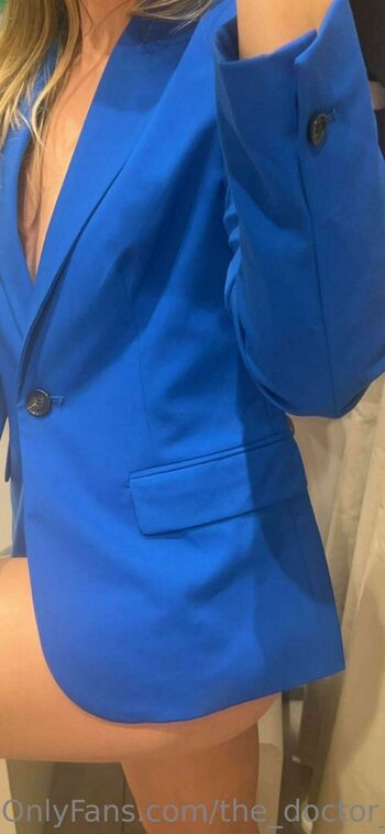 The Doctor Hotwif / the_doctor_hotwife nude photo #2