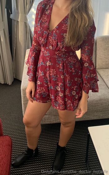 The Doctor Hotwif / the_doctor_hotwife nude photo #4