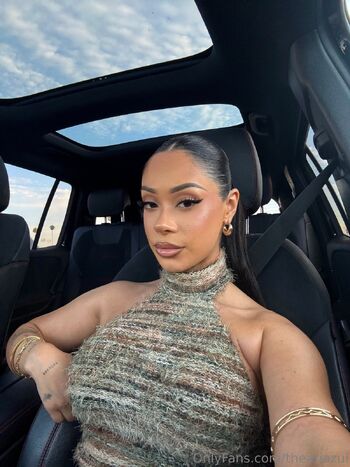 Ari Azu / theariazul nude photo #10