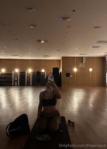 Ari Azu / theariazul nude photo #29