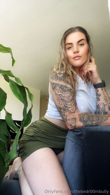 Alli / thebedr00mbully nude photo #1