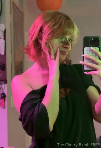Cherry Bxmb FRE / thecherrybxmb nude photo #5