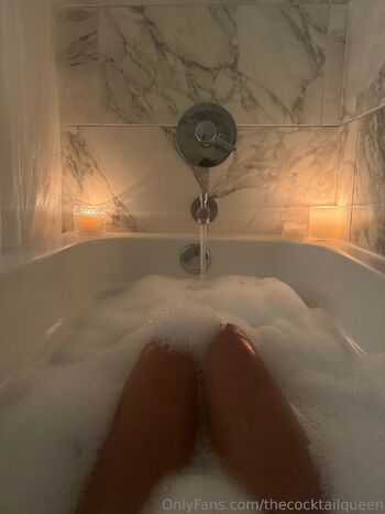 Alyss / thecocktailqueen nude photo #32
